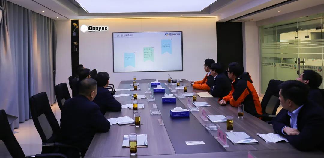 沂南縣縣委侯占夫書記一行蒞臨東岳機械調(diào)研工作 沂南縣縣委侯占夫書記一行蒞臨東岳機械調(diào)研工作