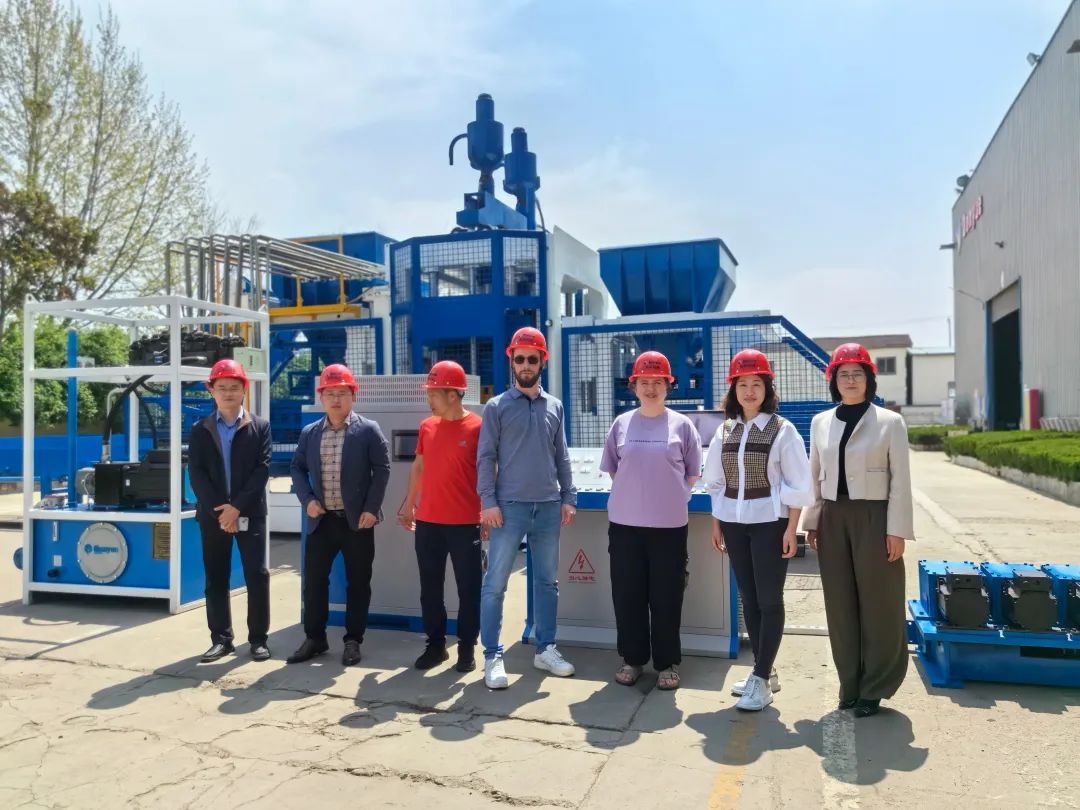 出海正當(dāng)時(shí) | 東岳全自動(dòng)砌塊成型機(jī)閃耀全球 出海正當(dāng)時(shí) | 東岳全自動(dòng)砌塊成型機(jī)閃耀全球